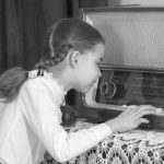 La radio: compañía en la oscuridad