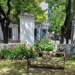 VEN … SIÉNTATE A MI LADO …