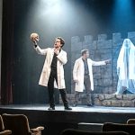 La ciencia en aprietos: plagio, inteligencia artificial y el absurdo teatro de la revisión por pares [*]